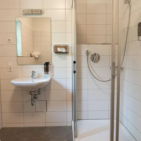 Am Römerplatz 3*