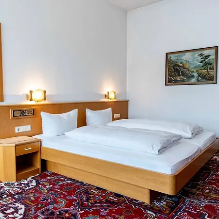 Am Roemerplatz Nocleg ze śniadaniem 3*