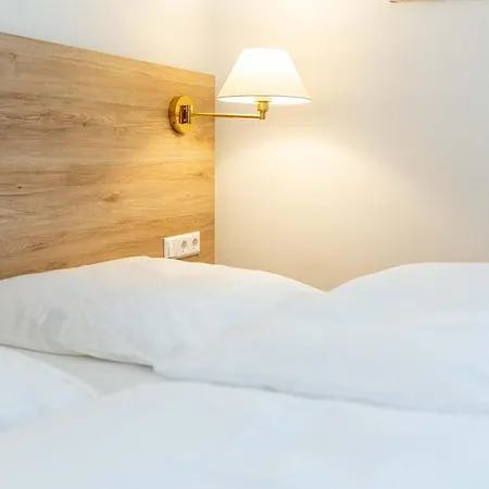 Nocleg ze śniadaniem Am Roemerplatz 4*