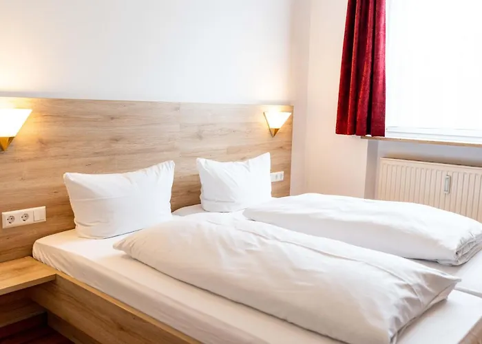 Bed & Breakfast Am Römerplatz 4*