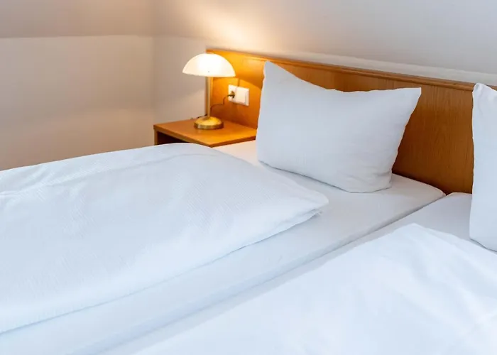 Bed & Breakfast Am Römerplatz 4*